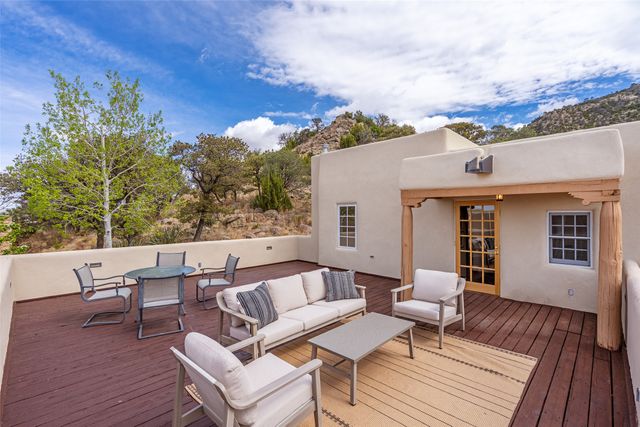 7 Altazano Drive, Santa Fe, NM 87505