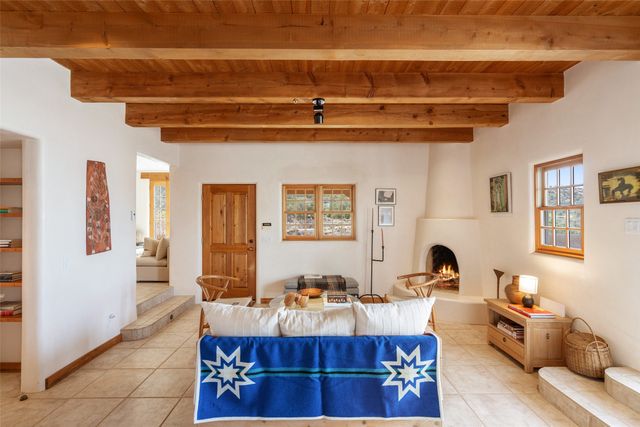 7 Altazano Drive, Santa Fe, NM 87505