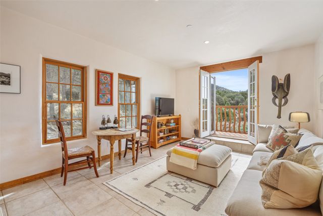 7 Altazano Drive, Santa Fe, NM 87505