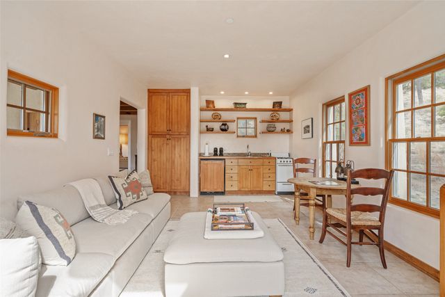 7 Altazano Drive, Santa Fe, NM 87505