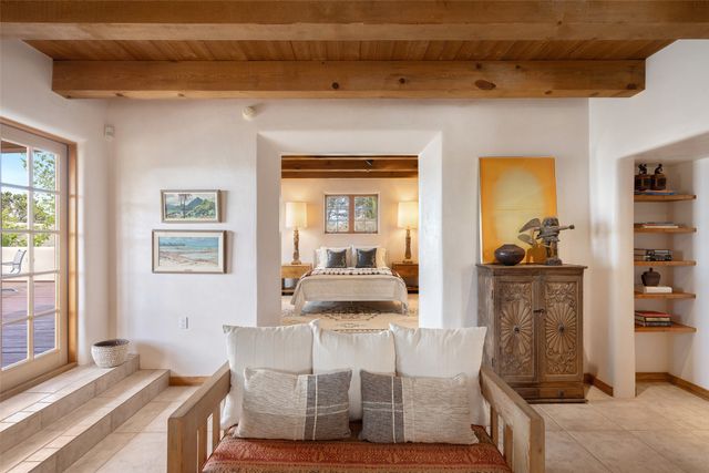 7 Altazano Drive, Santa Fe, NM 87505