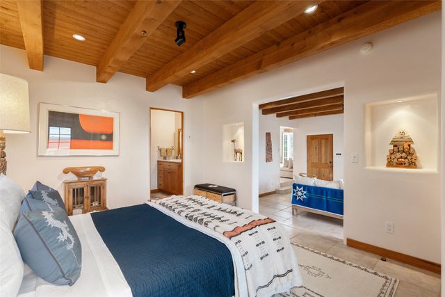 7 Altazano Drive, Santa Fe, NM 87505