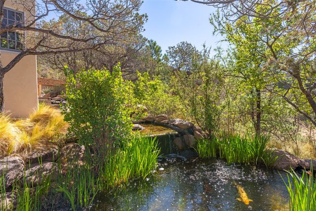 7 Altazano Drive, Santa Fe, NM 87505