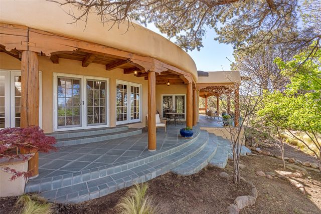 7 Altazano Drive, Santa Fe, NM 87505