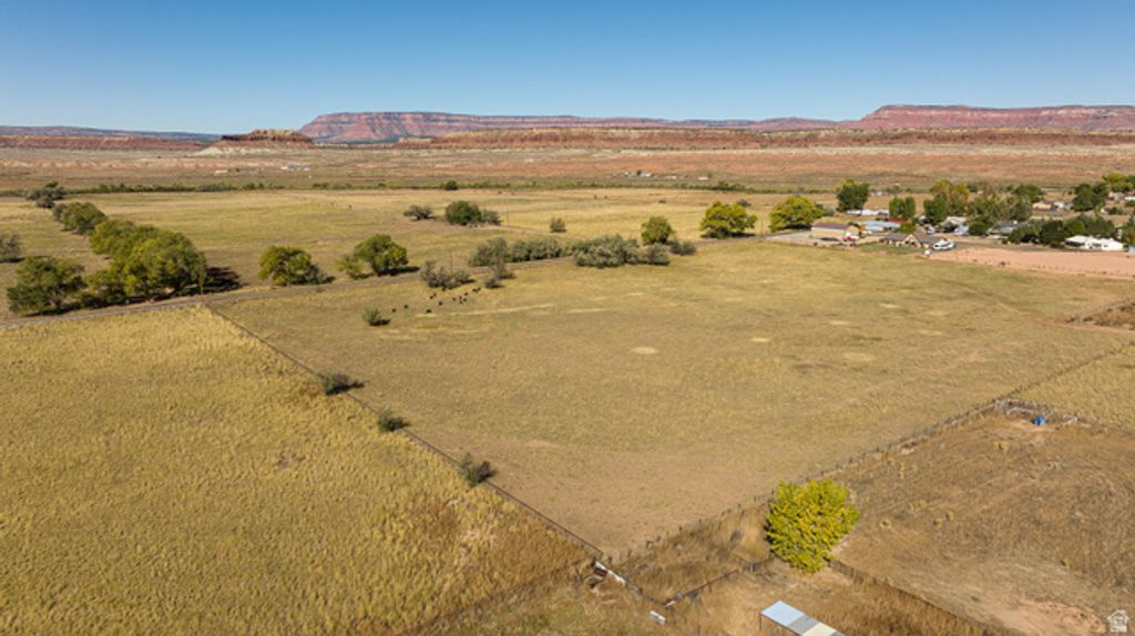 Image 5 of property listing at 505 ALTUS LN, Fredonia, AZ 86022