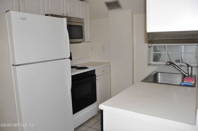 127 7TH Avenue N 102, Jacksonville Beach, FL 32250