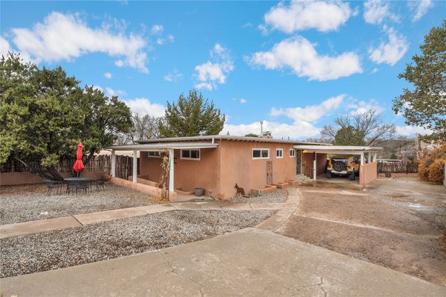 209 Williams Street, Santa Fe, NM 87501