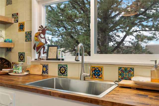 209 Williams Street, Santa Fe, NM 87501