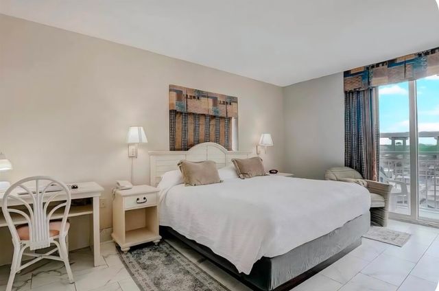 2100 Sea Mountain Hwy Unit 200, North Myrtle Beach, SC 29582