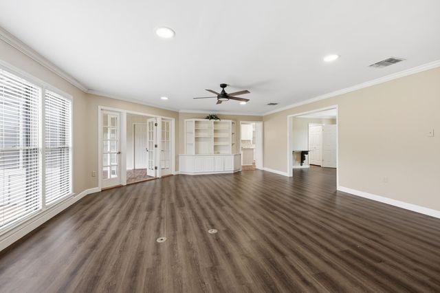 502 Summerfield Dr, Houma, LA 70360