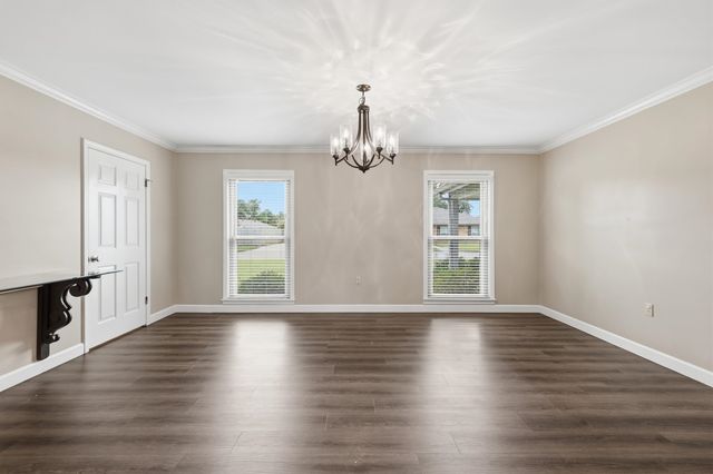502 Summerfield Dr, Houma, LA 70360
