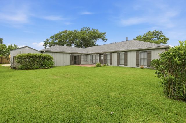 502 Summerfield Dr, Houma, LA 70360