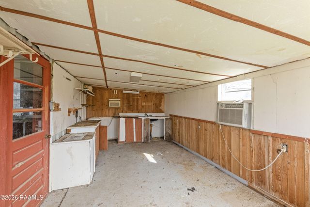 2333 Main Highway, Breaux Bridge, LA 70517