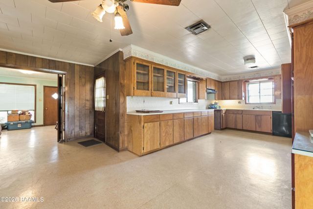 2333 Main Highway, Breaux Bridge, LA 70517