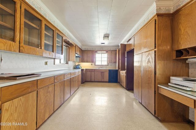 2333 Main Highway, Breaux Bridge, LA 70517