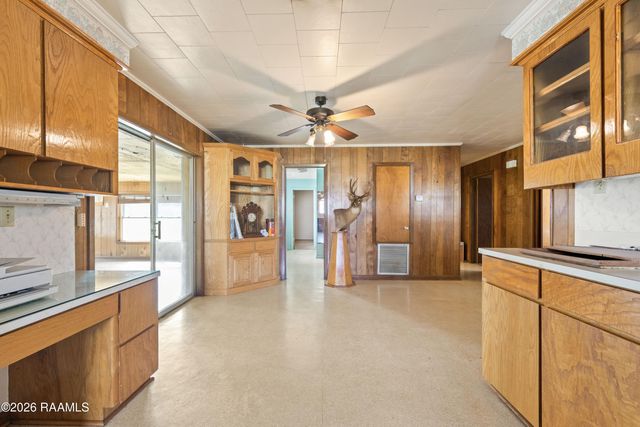 2333 Main Highway, Breaux Bridge, LA 70517