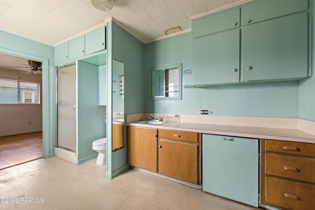 2333 Main Highway, Breaux Bridge, LA 70517