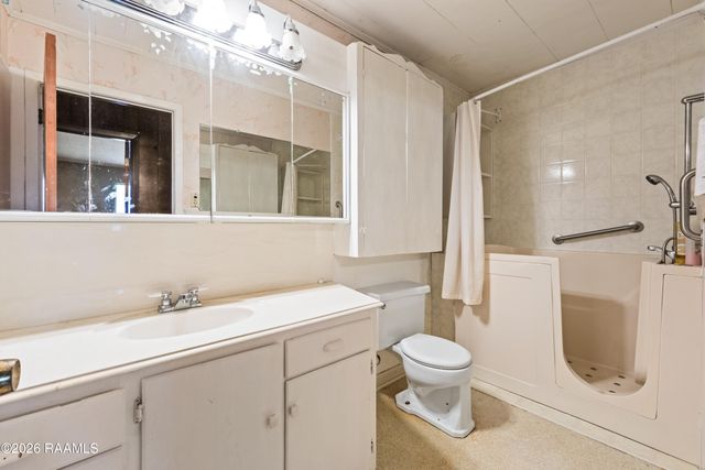 2333 Main Highway, Breaux Bridge, LA 70517