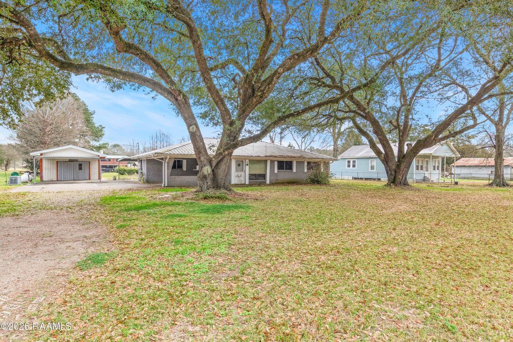 2333 Main Highway, Breaux Bridge, LA 70517