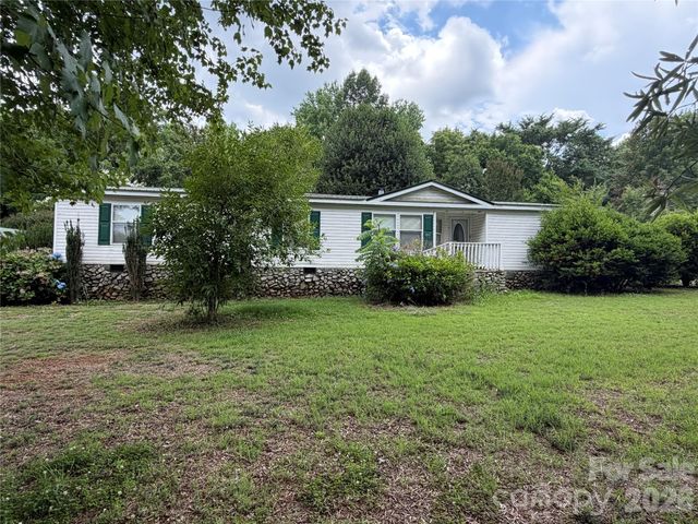 43702 Cypress Crossing Road, New London, NC 28127