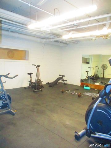27 Northill Street 6P, Stamford, CT 06907