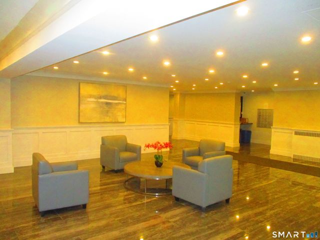 27 Northill Street 6P, Stamford, CT 06907