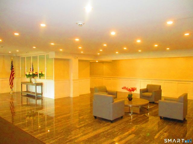 27 Northill Street 6P, Stamford, CT 06907