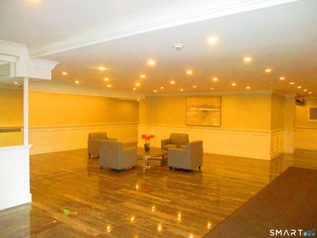 27 Northill Street 6P, Stamford, CT 06907