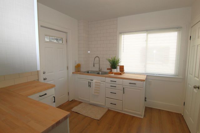 905 Cooper Avenue, Kalamazoo Twp, MI 49048