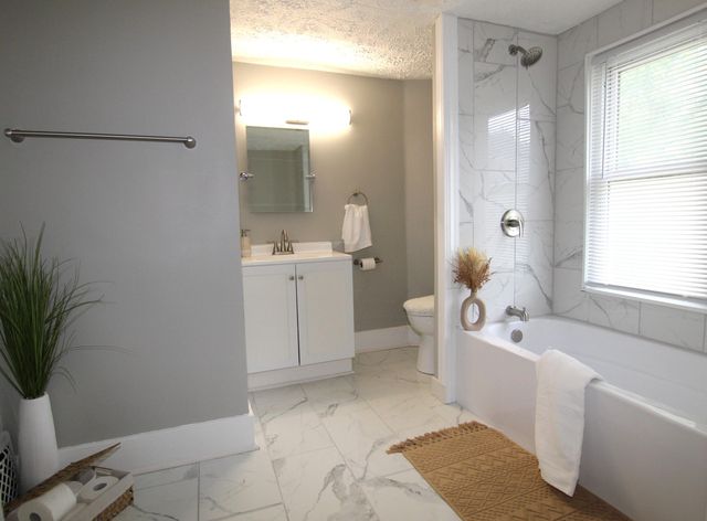 905 Cooper Avenue, Kalamazoo Twp, MI 49048