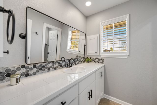 290 Farm Road 197, Arthur City, TX 75411