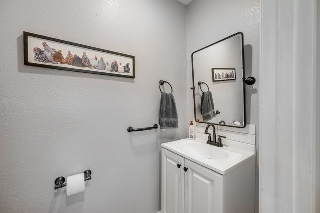 290 Farm Road 197, Arthur City, TX 75411