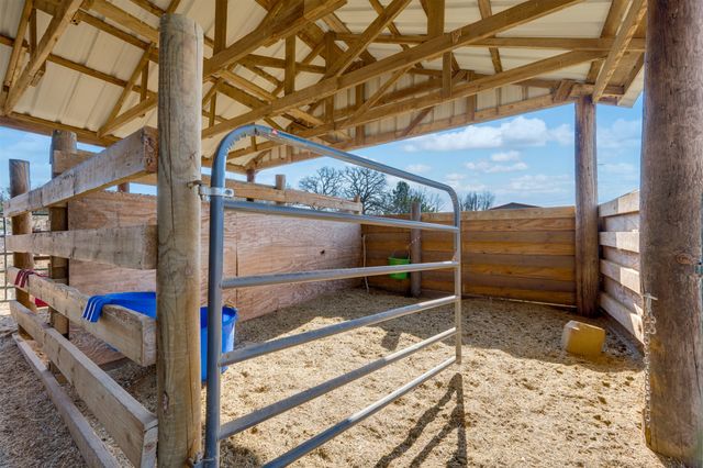 290 Farm Road 197, Arthur City, TX 75411