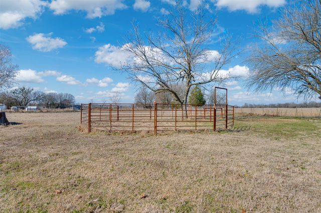 290 Farm Road 197, Arthur City, TX 75411