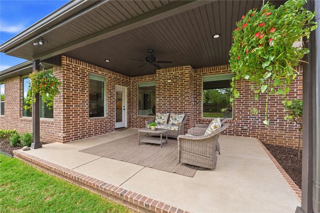2108 Decker Road, Pea Ridge, AR 72751