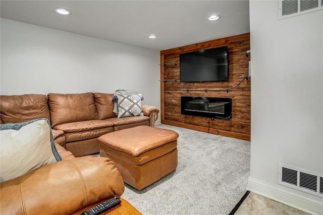 2817 Collin Street, Independence, MO 64052