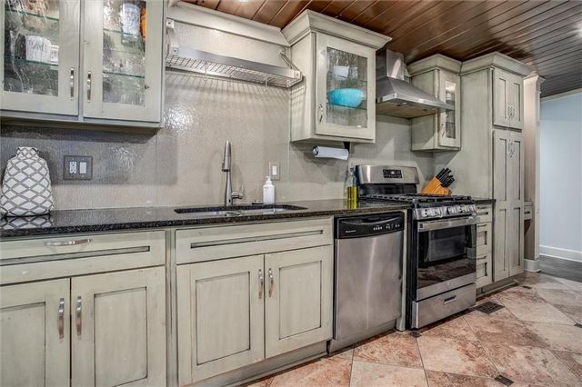 2817 Collin Street, Independence, MO 64052