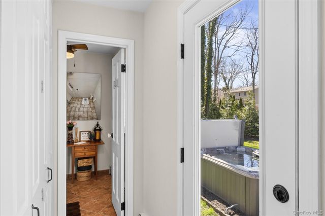 31 Meroke Trail, Port Jefferson, NY 11777