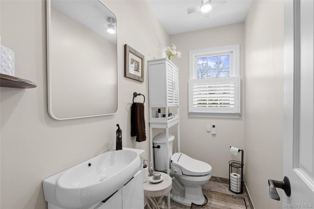31 Meroke Trail, Port Jefferson, NY 11777