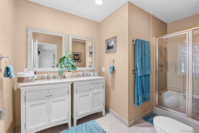 31 Meroke Trail, Port Jefferson, NY 11777