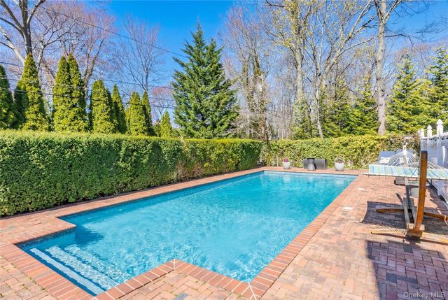 31 Meroke Trail, Port Jefferson, NY 11777