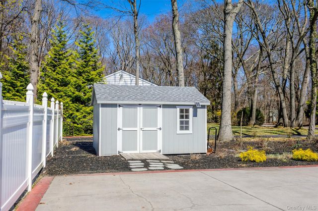 31 Meroke Trail, Port Jefferson, NY 11777
