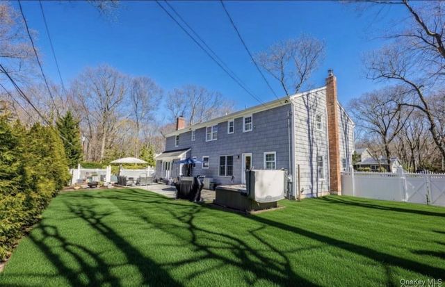 31 Meroke Trail, Port Jefferson, NY 11777