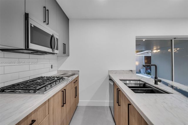 730 NW 77th Way, Pembroke Pines, FL 33024