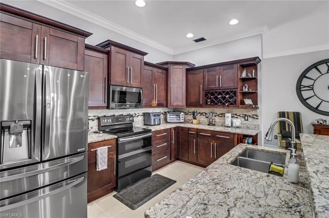 109 38th PL, Cape Coral, FL 33993