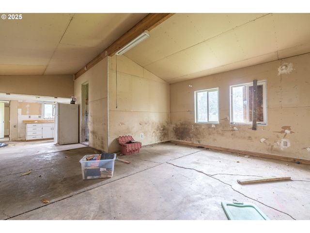 478 E 32ND Ave, Eugene, OR 97405