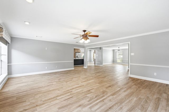 725 Tartan Trail, Highland Village, TX 75077