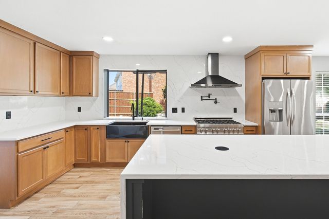 725 Tartan Trail, Highland Village, TX 75077