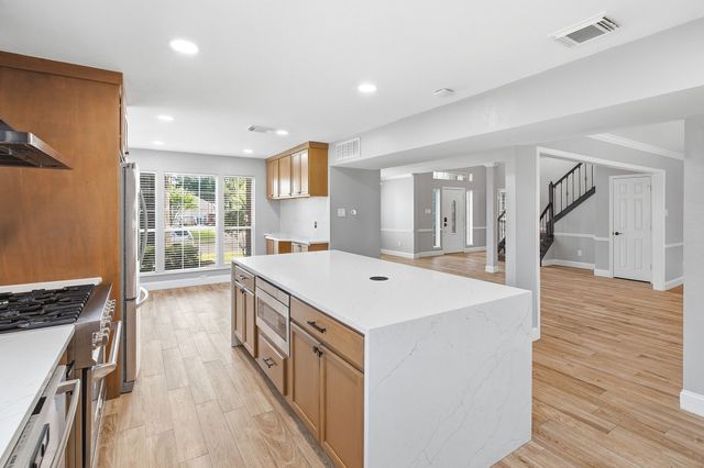725 Tartan Trail, Highland Village, TX 75077