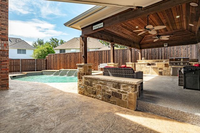 725 Tartan Trail, Highland Village, TX 75077